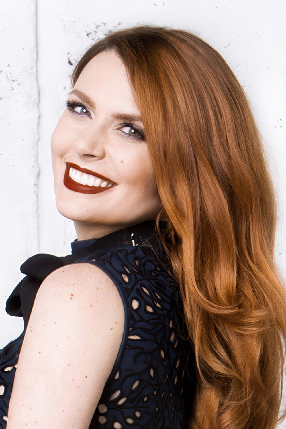 Élodie Frégé backdrop