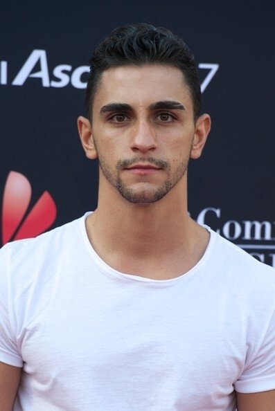 César Mateo backdrop