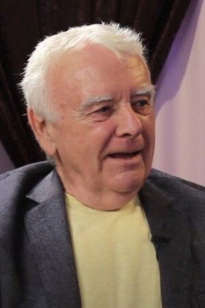 Mark Elliott backdrop