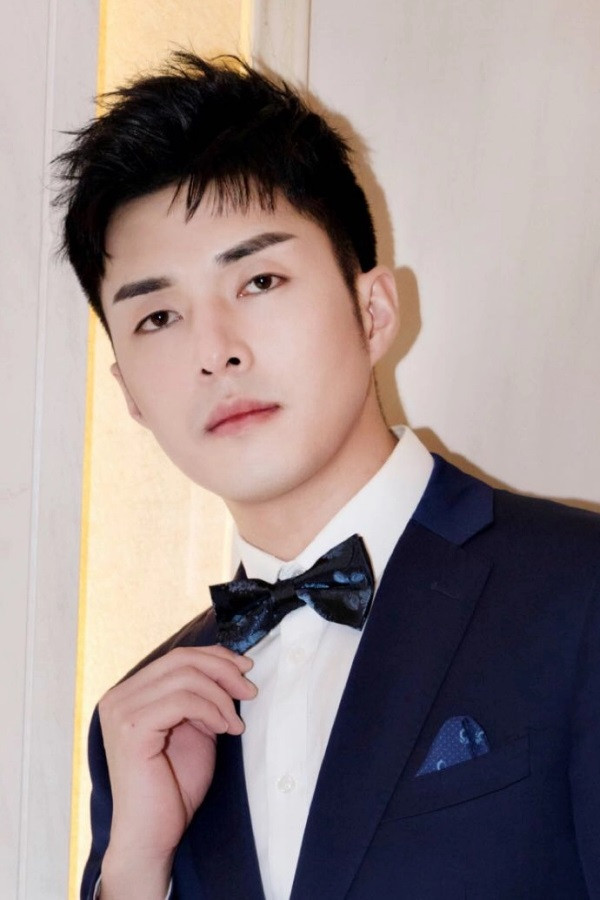 Tenzin Jigme backdrop