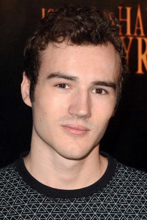 Parker Mack → Parker Mak backdrop