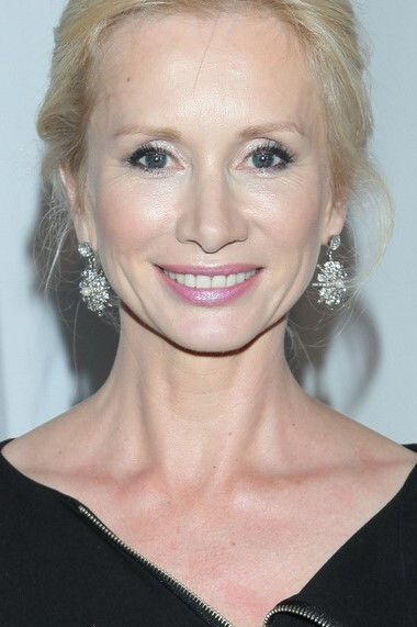 Ewa Gawryluk backdrop