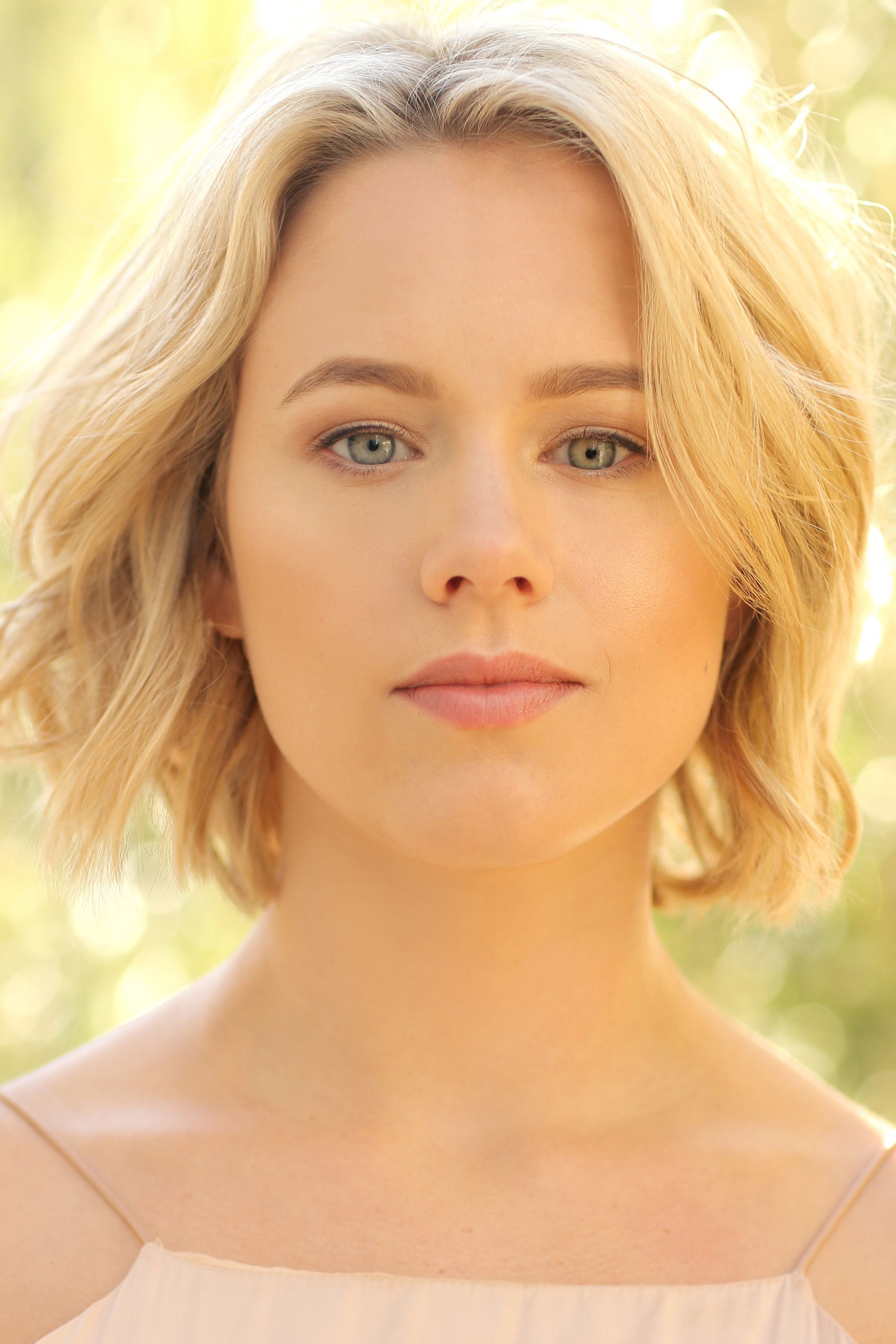 Georgia Jay backdrop