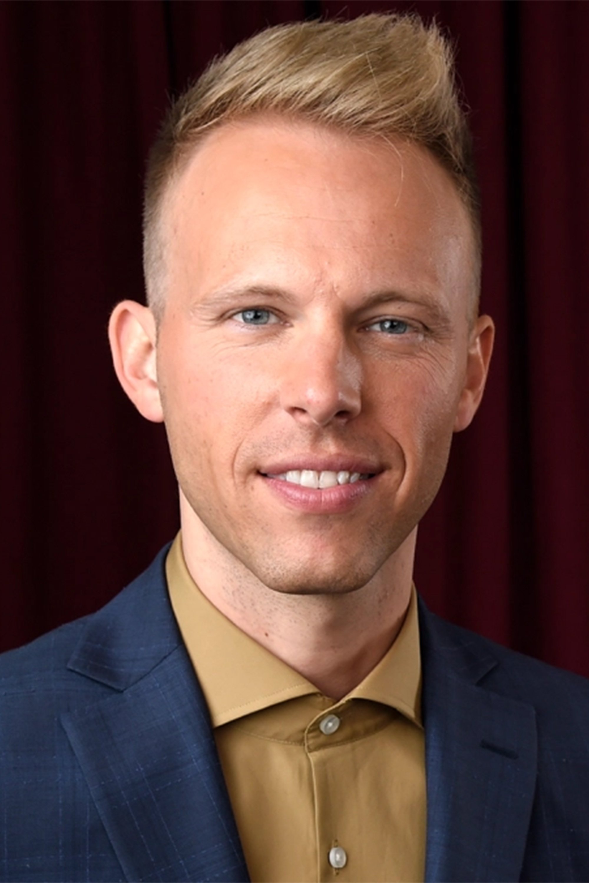 Justin Paul backdrop