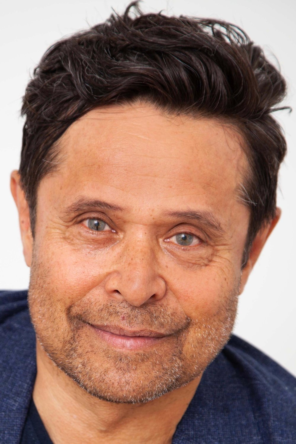 Runi Lewerissa backdrop