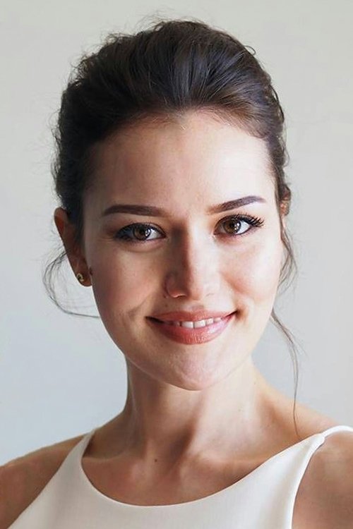 Fahriye Evcen backdrop