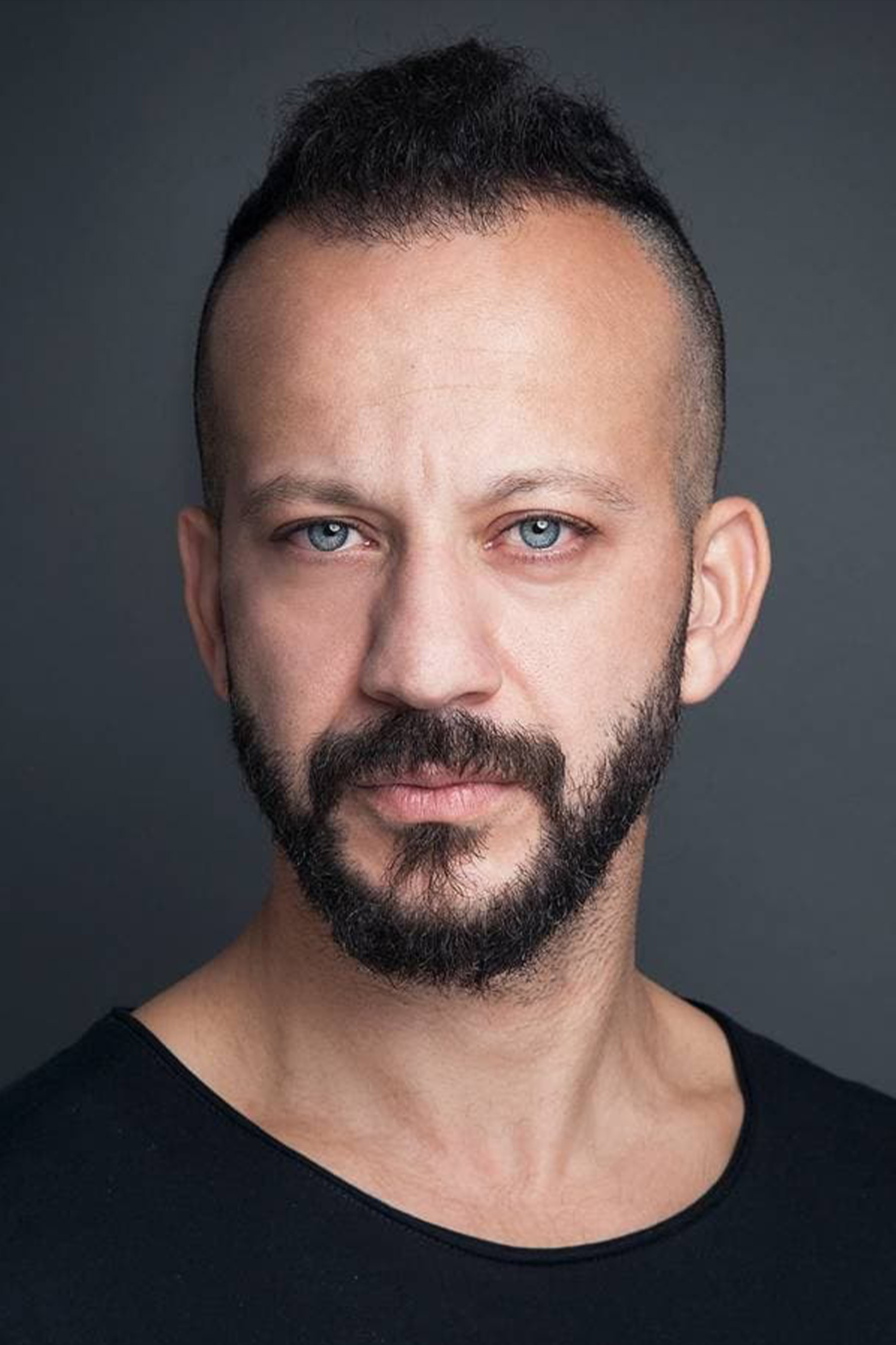 Rıza Kocaoğlu backdrop