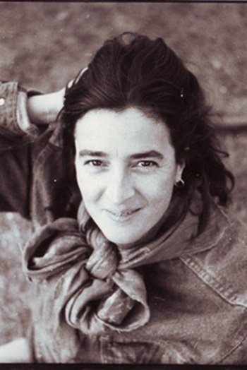 Ágnes Kamondy backdrop