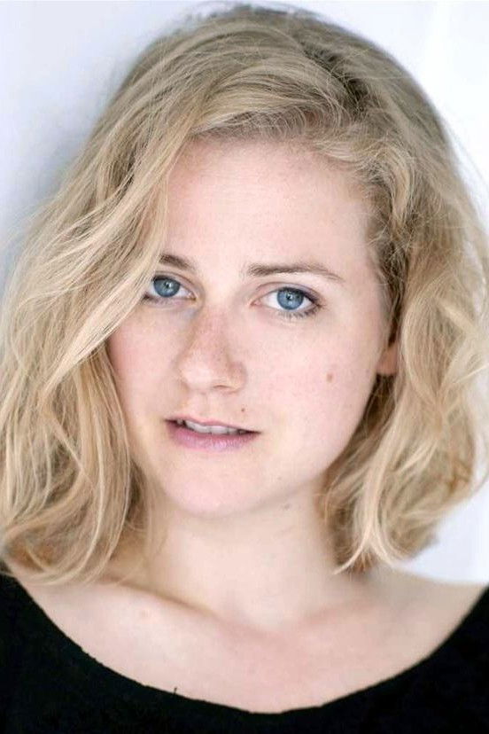 Amandine Klep backdrop