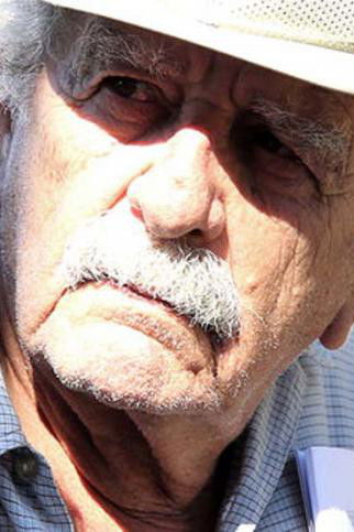 Raúl Pomares backdrop