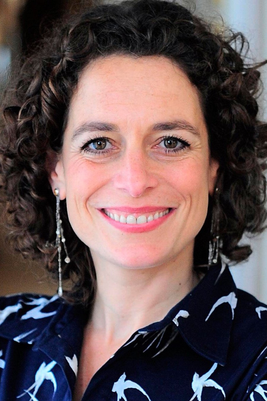 Alex Polizzi backdrop