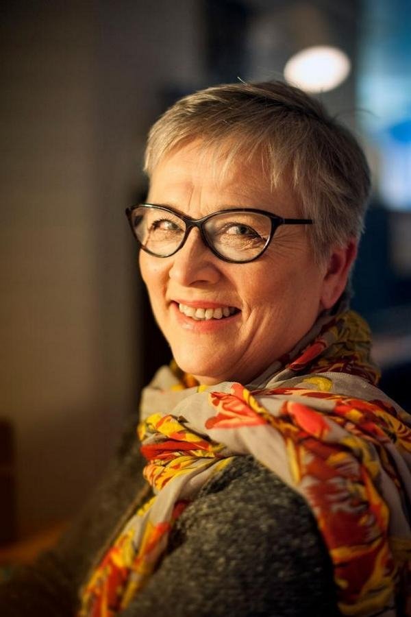 Hannele Laaksonen backdrop