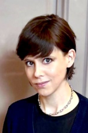 Isabelle Prim backdrop