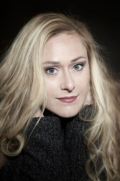 Daisy Van Praet backdrop