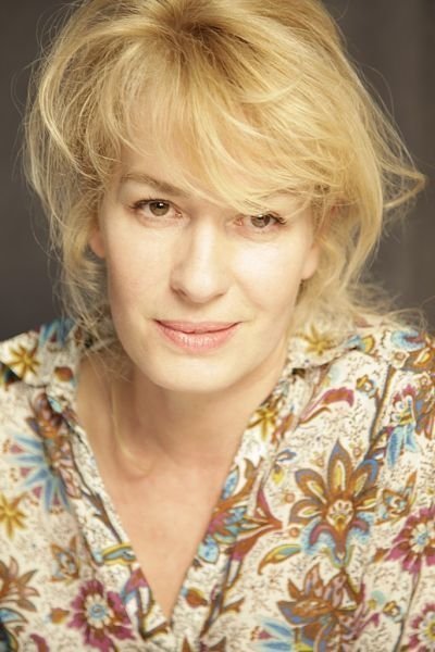 Hélène de Saint-Père backdrop