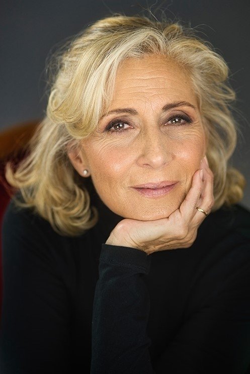 Montse Guallar backdrop