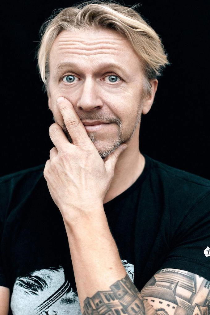 Ernst Billgren backdrop