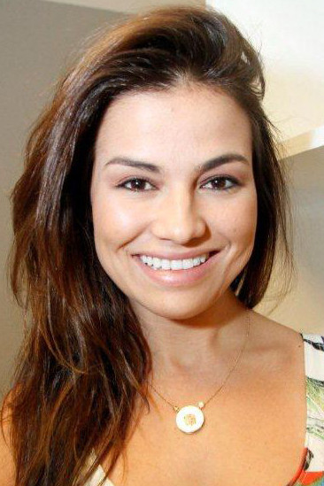 Laryssa Dias backdrop