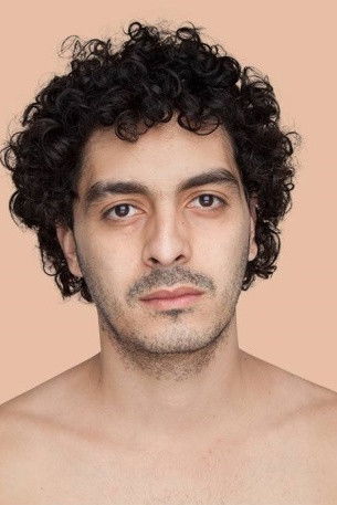 Laerte Késsimos backdrop