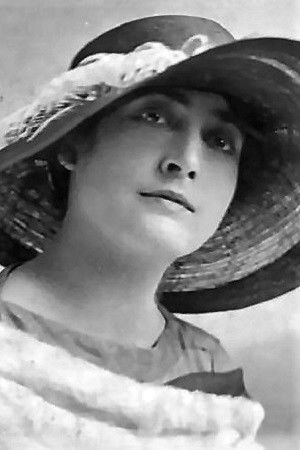 Flora Revalles backdrop