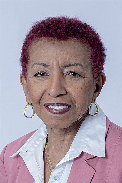 Leci Brandão backdrop