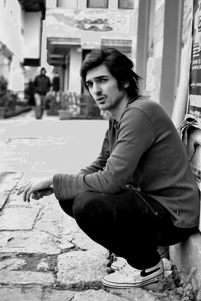 Deniz Abdula backdrop