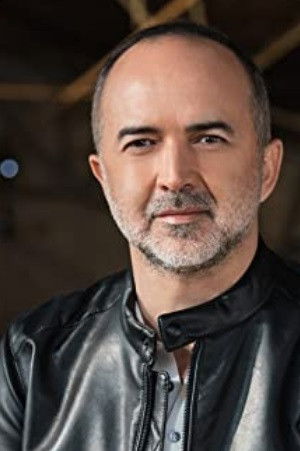 Erdal Murat Aktaş backdrop