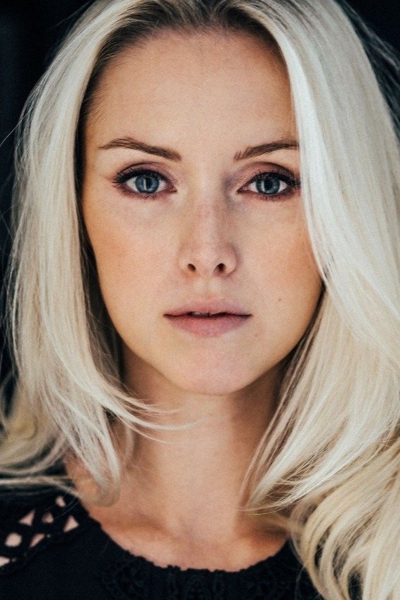 Vivien Wulf backdrop