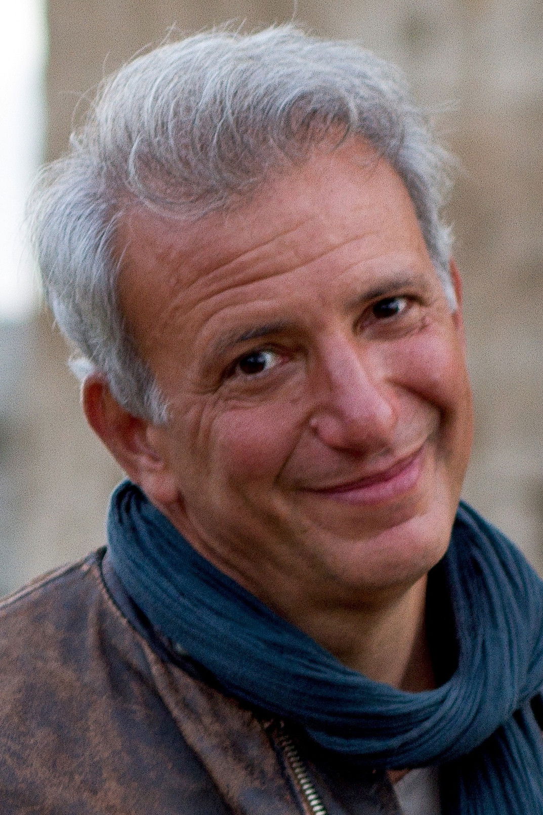 Jonathan Nossiter backdrop