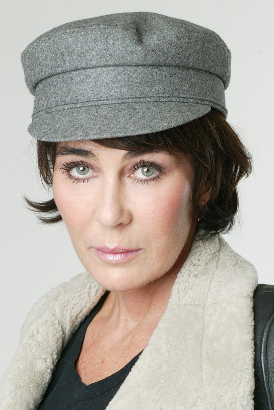 Ioana Pavelescu backdrop