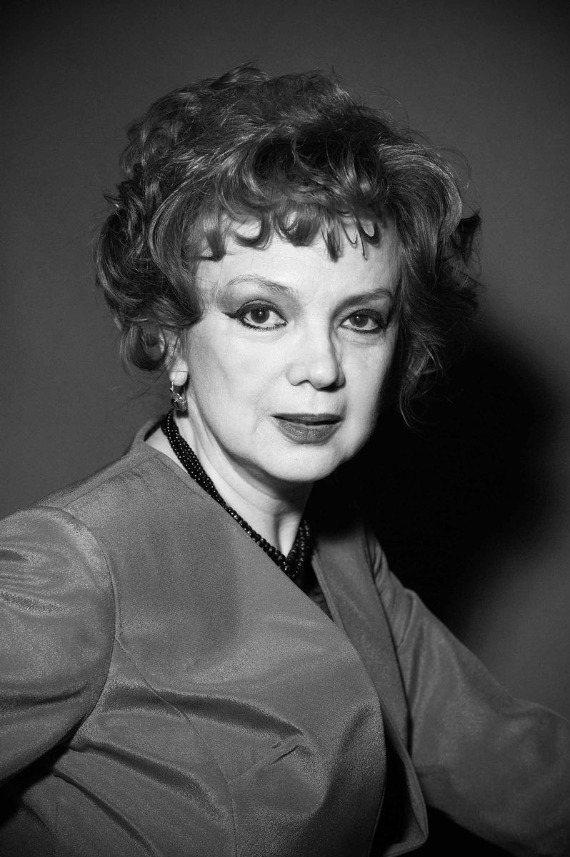 Aimee Iacobescu backdrop