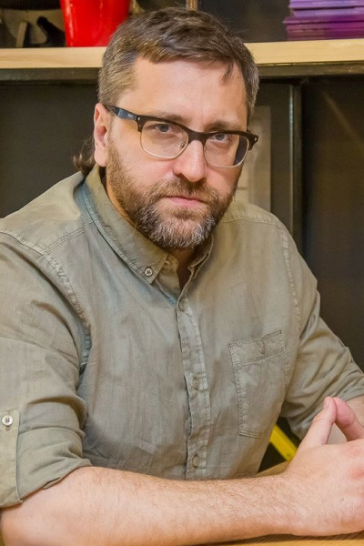 Ilgar Safat backdrop