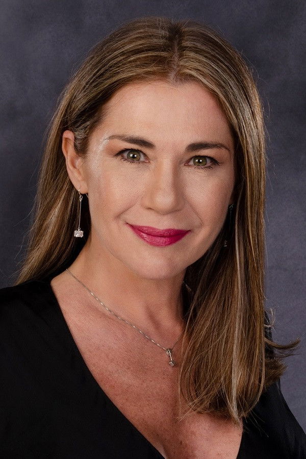 Bettina Grand backdrop