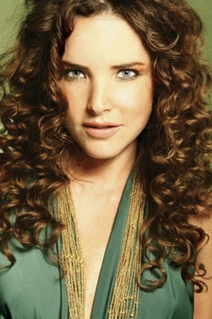 Virna Flores backdrop