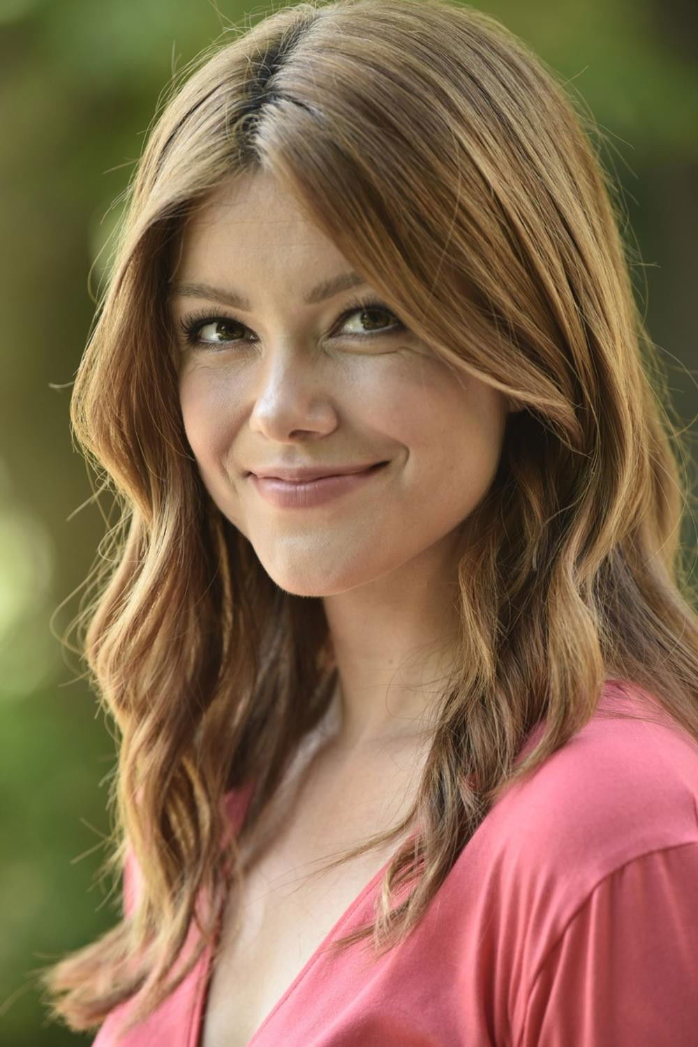 Tara Rosandić backdrop