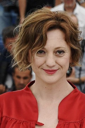 Éva Bandor backdrop