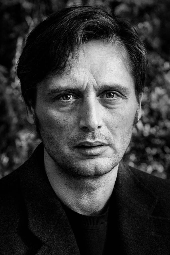 Andrea Riva backdrop