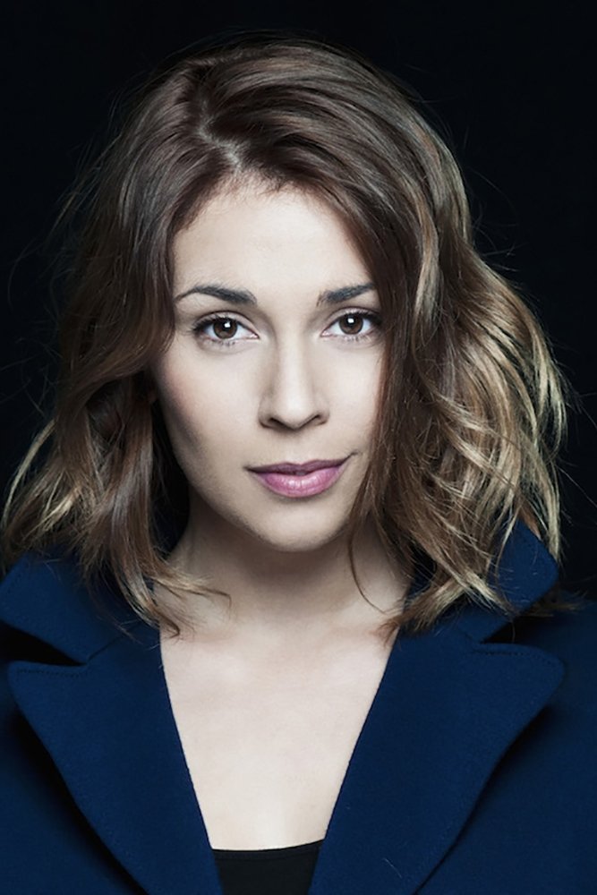 Alexandra Szucs backdrop