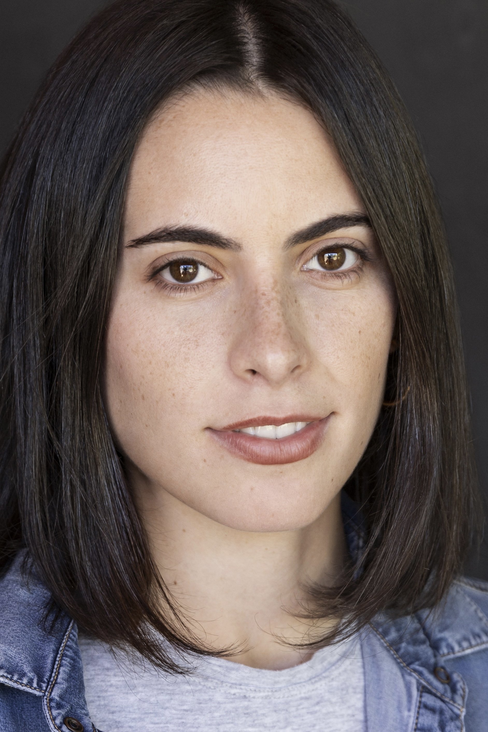 Caroline Lindy backdrop