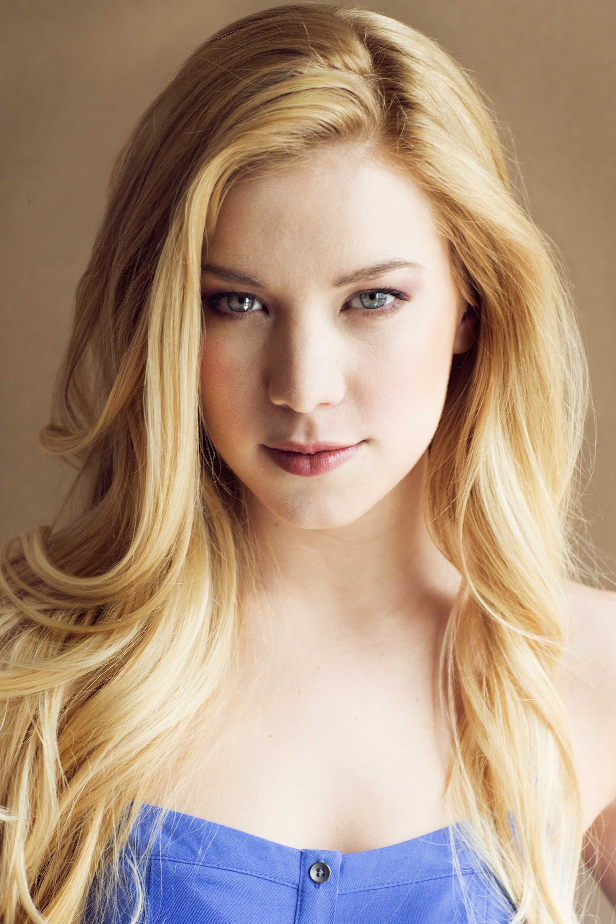 Nicole Coulon backdrop