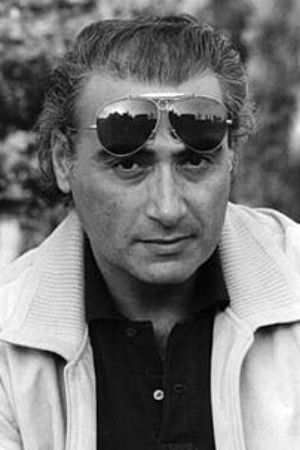 Bernard Lion backdrop