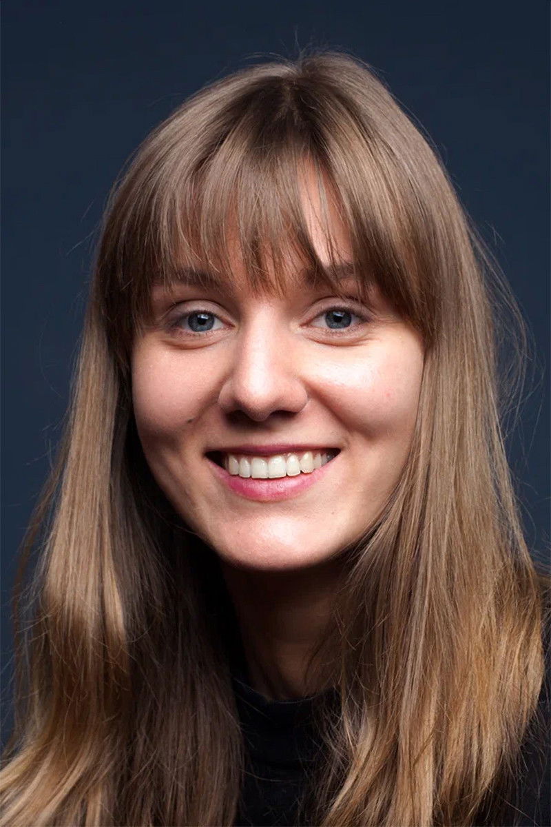 Mariya Karpova backdrop