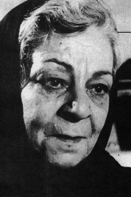 Iran Daftari backdrop