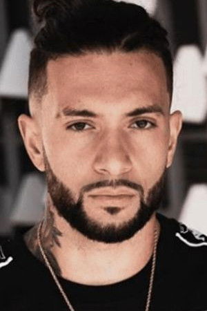 Thomas Oliveira backdrop