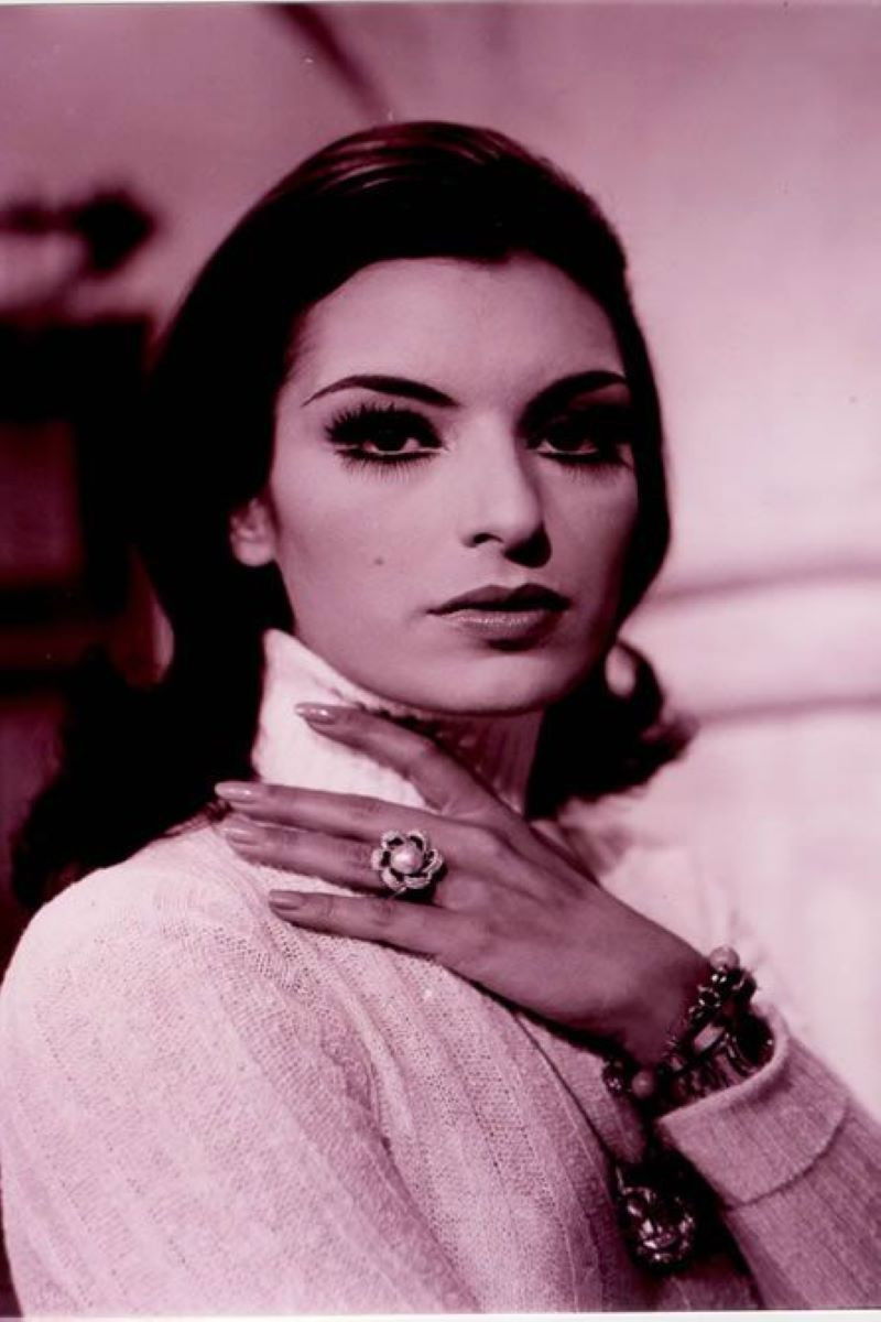 Chelo Rodríguez backdrop