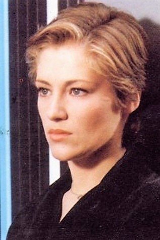 Daniela Silverio backdrop