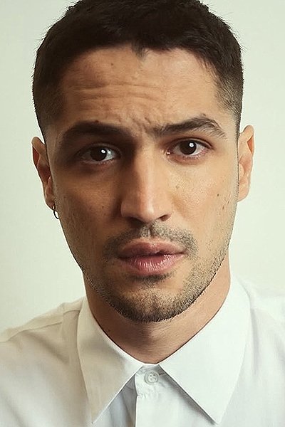 Gabriel Leone backdrop