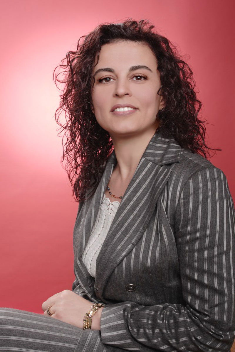 Anna Maria Petrova-Giuzeleva backdrop