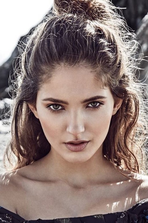 Sara Sandeva backdrop