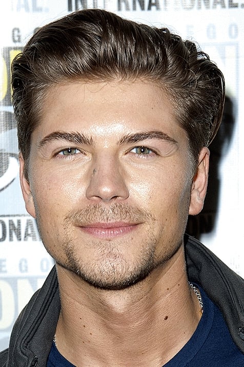 Amadeus Serafini backdrop